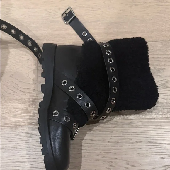Marc by Marc Jacobs Black Shearling Lace-Up Buckle Ankle Boots.. size 10 - Picture 2 of 10